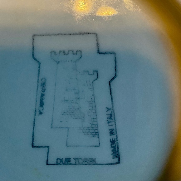 Due Torri ceramics Elegant Green and White Ceramic Apple Basket Plate - Picture 5 of 5